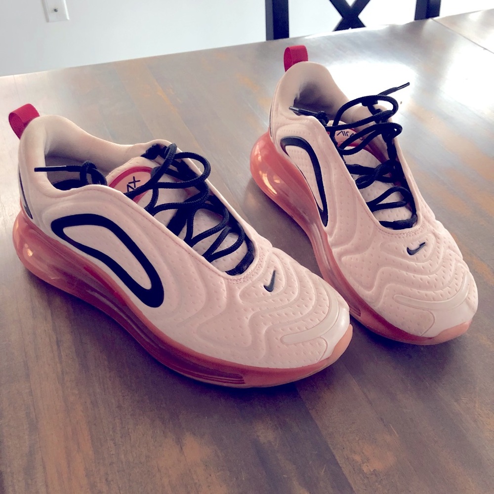 NIKE AIRMAX 720